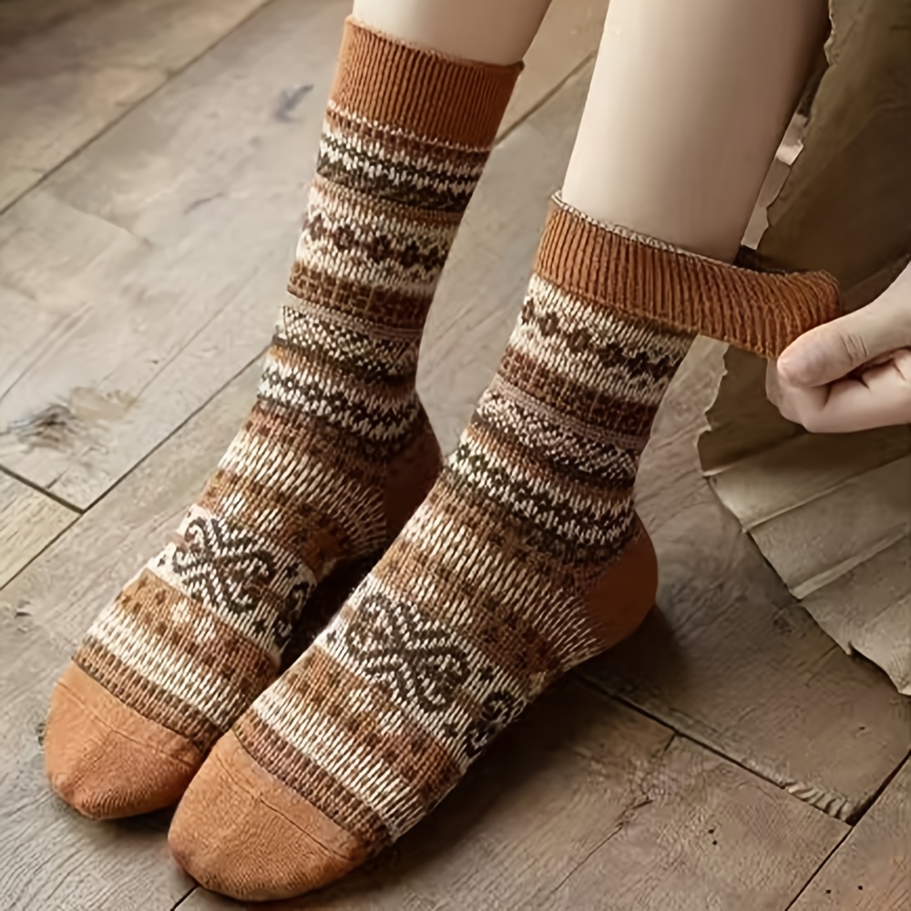 Retro 7-Color Mid-Calf Socks f - Winter Ethnic Fashion For Women บทวิจารณ์และราคา