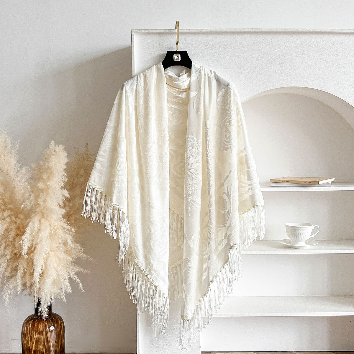 Retro Velvet Tassel Scarf Flor - Winter Ethnic Fashion For Women บทวิจารณ์และราคา